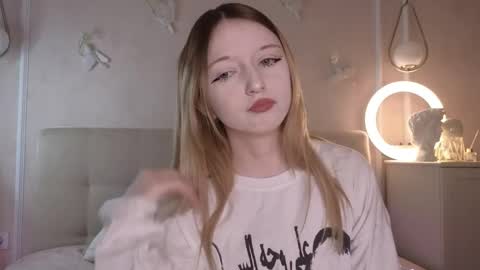 Snapshot of eleanorahurley chatting on March 27, 9:32 am Ill be anything for you online show from March 27, 9:32 am