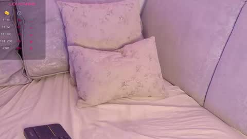 Electra Rhodes online show from July 24, 9:35 pm