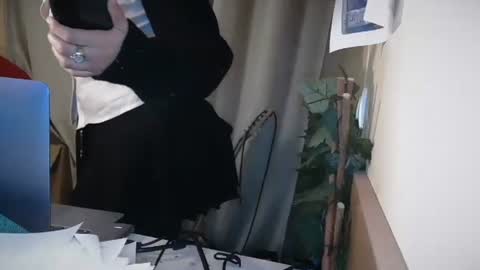 Julia Follow me on Onlyfansju grosroberts online show from December 6, 10:30 pm