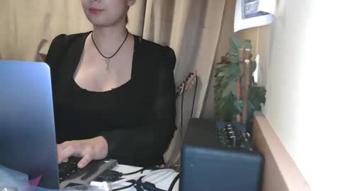 Julia Follow me on Onlyfansju grosroberts online show from December 21, 8:54 pm