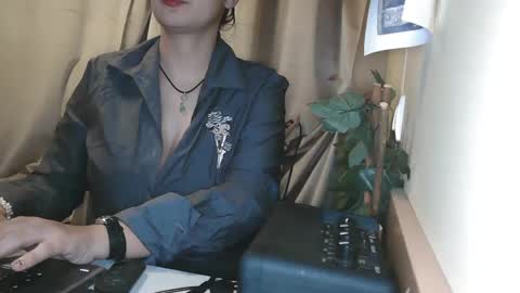 Julia Follow me on Onlyfansju grosroberts online show from January 5, 9:36 pm