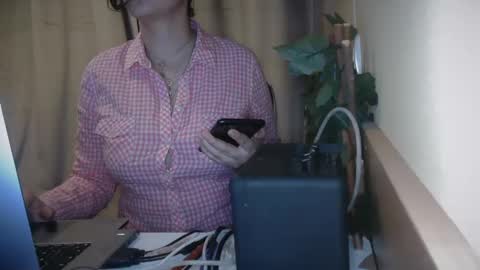 Julia Follow me on Onlyfansju grosroberts online show from February 7, 12:50 pm