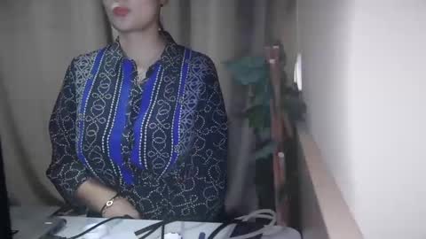 Julia Follow me on Onlyfansju grosroberts online show from February 20, 12:57 pm