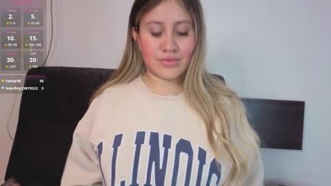 Snapshot of eleecttraa_12 chatting on February 11, 7:19 pm Electra online show from February 11, 7:19 pm