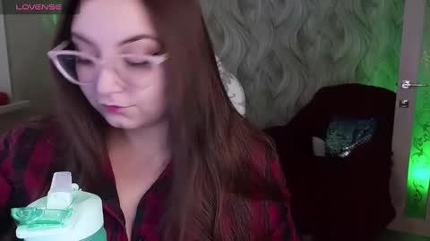 Snapshot of elegant_audacity chatting on December 17, 6:56 am Rachel online show from December 17, 6:56 am