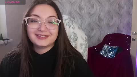 Snapshot of elegant_audacity chatting on December 27, 7:08 am Rachel online show from December 27, 7:08 am