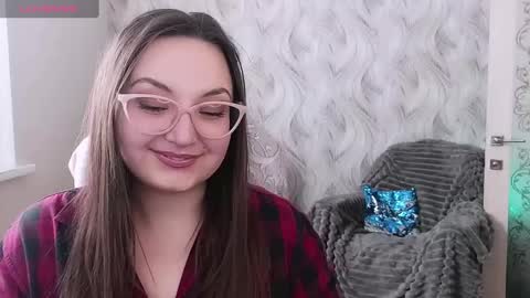 Snapshot of elegant_audacity chatting on March 4, 9:18 am Rachel online show from March 4, 9:18 am