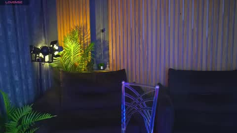 elegant_mysterious online show from March 9, 10:47 pm