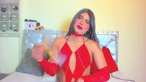 Snapshot of elekttra69 chatting on June 1, 10:55 pm elektra online show from June 1, 10:55 pm