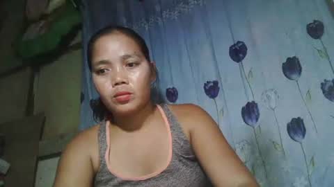 Snapshot of elena_babe33 chatting on October 13, 4:23 am elena_babe33 online show from October 13, 4:23 am