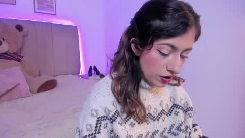 Snapshot of elena_dolce chatting on May 3, 5:35 am Elena online show from May 3, 5:35 am