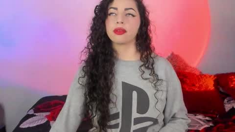 Snapshot of elena_lust chatting on February 2, 6:01 am Elena online show from February 2, 6:01 am