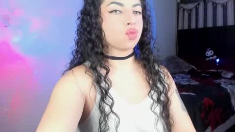 Snapshot of elena_lust chatting on February 15, 6:54 am Elena online show from February 15, 6:54 am