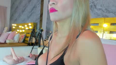Elena online show from February 13, 7:10 pm