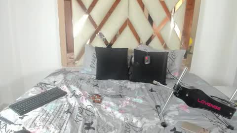 Elena online show from February 12, 6:58 pm