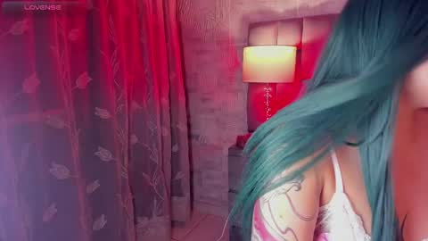 Snapshot of elena_rosse chatting on May 21, 11:56 pm Elena online show from May 21, 11:56 pm