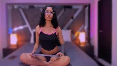 Snapshot of elenacortez chatting on December 15, 12:59 am elenacortez online show from December 15, 12:59 am