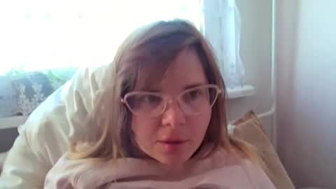 Snapshot of elenaflirt chatting on November 27, 10:50 am Elena online show from November 27, 10:50 am