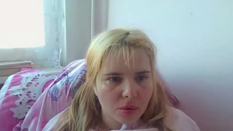 Snapshot of elenaflirt chatting on January 19, 1:59 pm Elena online show from January 19, 1:59 pm