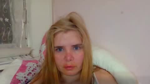 Snapshot of elenaflirt chatting on February 5, 5:50 pm Elena online show from February 5, 5:50 pm