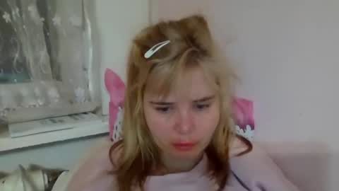 Snapshot of elenaflirt chatting on February 6, 5:49 pm Elena online show from February 6, 5:49 pm