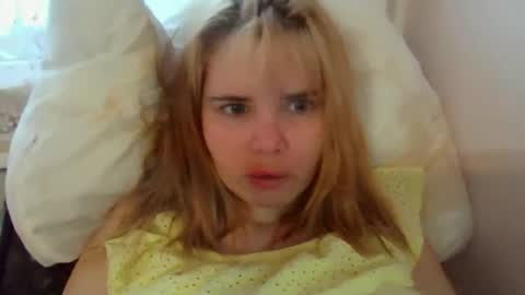 Snapshot of elenaflirt chatting on February 14, 3:42 pm Elena online show from February 14, 3:42 pm