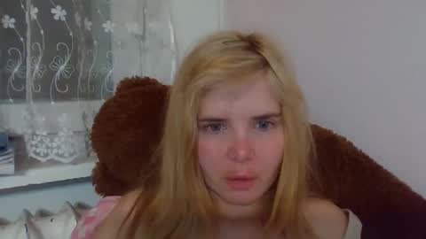 Snapshot of elenaflirt chatting on February 28, 6:31 pm Elena online show from February 28, 6:31 pm