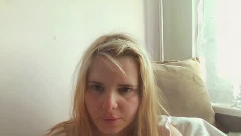 Snapshot of elenaflirt chatting on April 8, 2:28 pm Elena online show from April 8, 2:28 pm