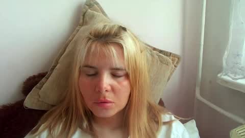 Snapshot of elenaflirt chatting on April 10, 1:16 pm Elena online show from April 10, 1:16 pm