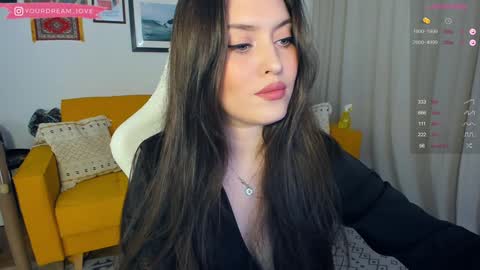 Snapshot of elenalooove chatting on January 2, 6:01 pm Elena insta yourdream 1ove online show from January 2, 6:01 pm