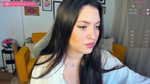Snapshot of elenalooove chatting on January 22, 2:24 pm Elena insta yourdream 1ove online show from January 22, 2:24 pm