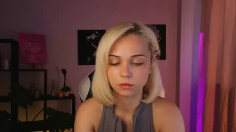 elenamonroe_ online show from June 21, 7:33 am
