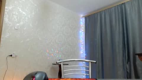 Snapshot of elenaza chatting on February 18, 7:41 pm elenaza online show from February 18, 7:41 pm