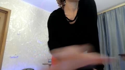 Snapshot of elenaza chatting on October 5, 6:50 pm elenaza online show from October 5, 6:50 pm