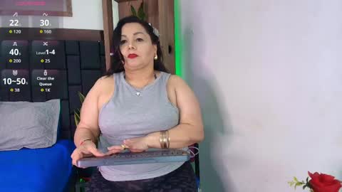 elenna_boobs_ online show from May 3, 1:44 am