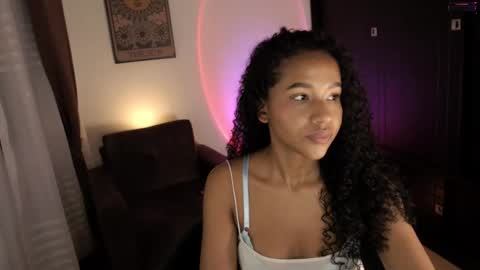 Snapshot of elenna_snow chatting on December 21, 12:09 am Elenna online show from December 21, 12:09 am