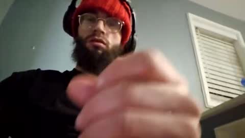 Snapshot of elephant_titus chatting on January 9, 7:33 am elephant_titus online show from January 9, 7:33 am