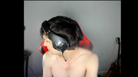 Snapshot of elephantrunkman chatting on December 27, 2:58 am elephantrunkman online show from December 27, 2:58 am