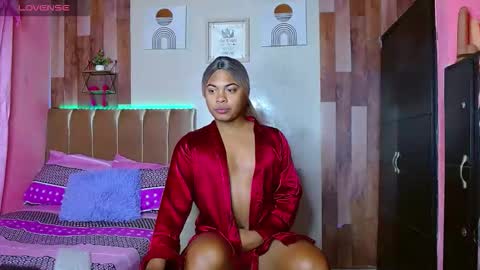 Snapshot of eletrabrowns chatting on February 18, 10:22 am eletrabrowns online show from February 18, 10:22 am