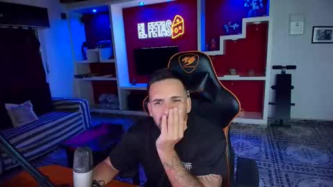 Snapshot of elfetas chatting on March 29, 2:33 am elfetas online show from March 29, 2:33 am