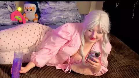 Eva online show from February 10, 5:28 pm