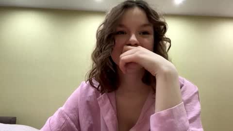 Snapshot of elfredabalderama chatting on March 9, 5:39 pm Mila online show from March 9, 5:39 pm