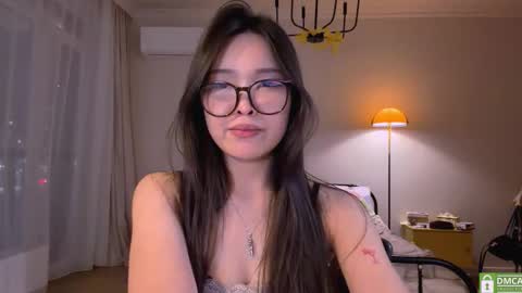 Snapshot of elfredaruckle chatting on March 1, 5:37 pm Aira online show from March 1, 5:37 pm