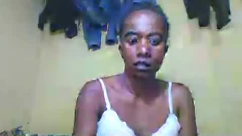 Snapshot of elhuithe05 chatting on August 2, 7:51 am elhuithe05 online show from August 2, 7:51 am