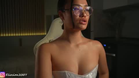 Eli  online show from March 27, 1:33 pm