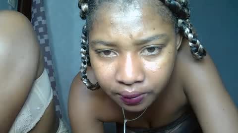 Snapshot of elia011 chatting on January 19, 7:26 pm elia011 online show from January 19, 7:26 pm