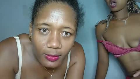 Snapshot of elia011 chatting on January 24, 3:11 am elia011 online show from January 24, 3:11 am