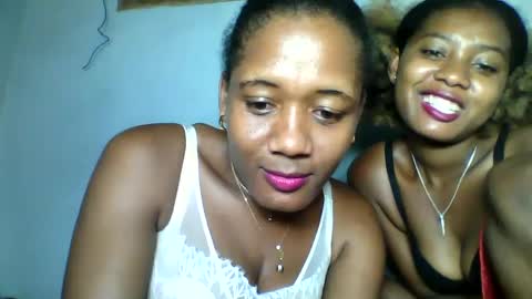 Snapshot of elia011 chatting on January 26, 8:45 pm elia011 online show from January 26, 8:45 pm