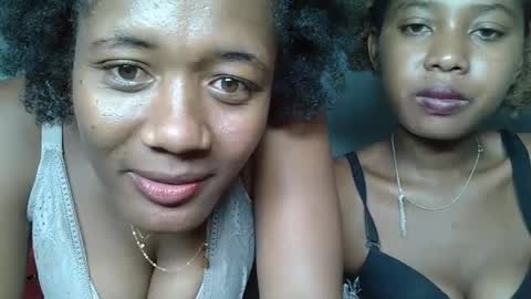 Snapshot of elia011 chatting on February 8, 3:42 pm elia011 online show from February 8, 3:42 pm