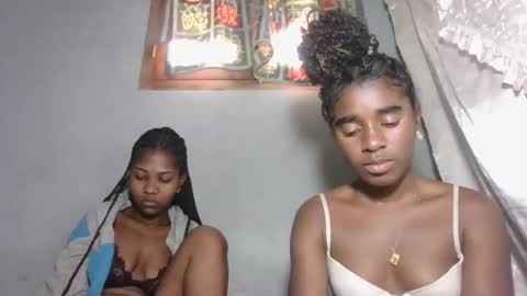 elia011 online show from November 11, 6:35 am